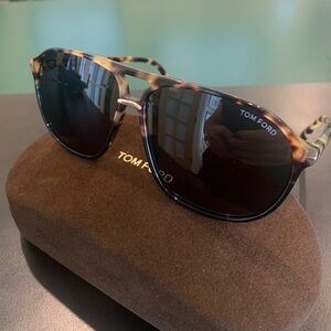TOM FORD BRUCE TF1026 05A 
Black & Tortoise 61 mm Aviator 
Sunglasses 